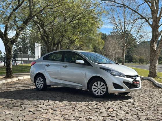 HYUNDAI HB20S 1.6 COMFORT STYLE 16V FLEX 4P AUTOMÁTICO